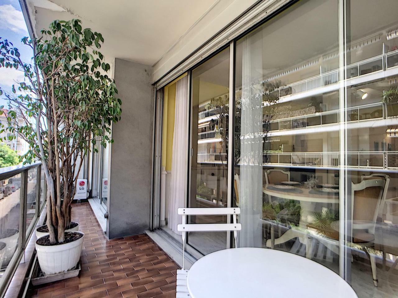 Nestor&Jeeves - Debussy Terrasse - Central - By Shopping Area Nisa Exterior foto